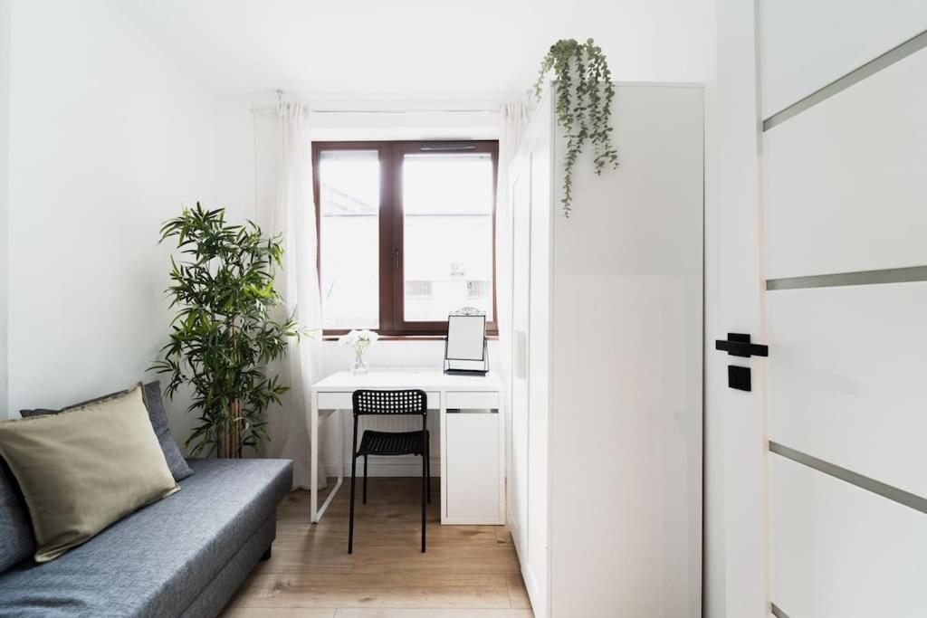 City Center - 3 Rooms - New Building - Private Parking Place - Garage Wroclaw Ngoại thất bức ảnh