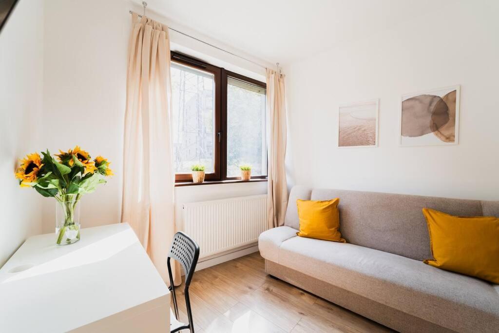 City Center - 3 Rooms - New Building - Private Parking Place - Garage Wroclaw Ngoại thất bức ảnh