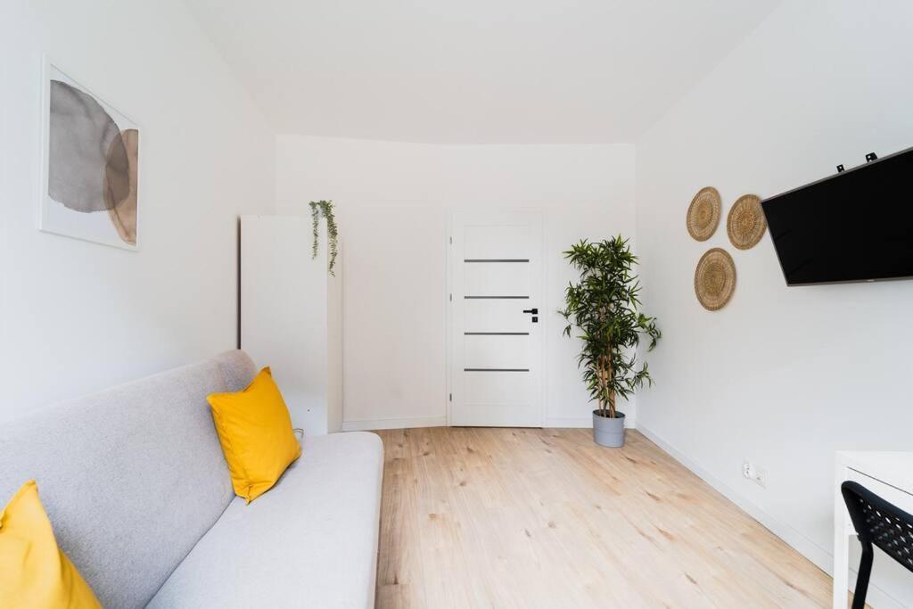 City Center - 3 Rooms - New Building - Private Parking Place - Garage Wroclaw Ngoại thất bức ảnh