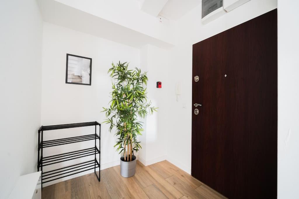 City Center - 3 Rooms - New Building - Private Parking Place - Garage Wroclaw Ngoại thất bức ảnh